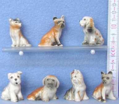 Porzellan - Hunde, 6fach sortiert     -    5439 - 4cm - 6 Stück in Box
